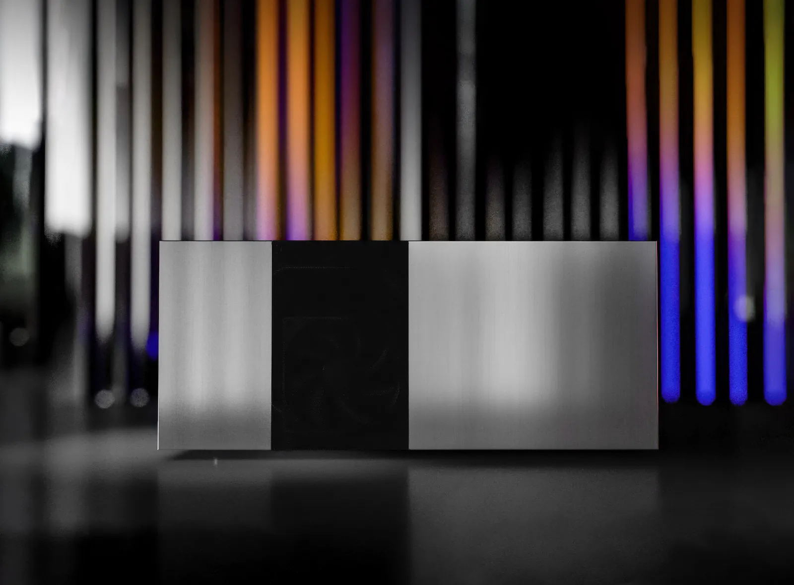aethetics;LUCHEN Watson's made Luxes: the external AI computing booster that combines ultra aesthetics with uncompromising perfermence.